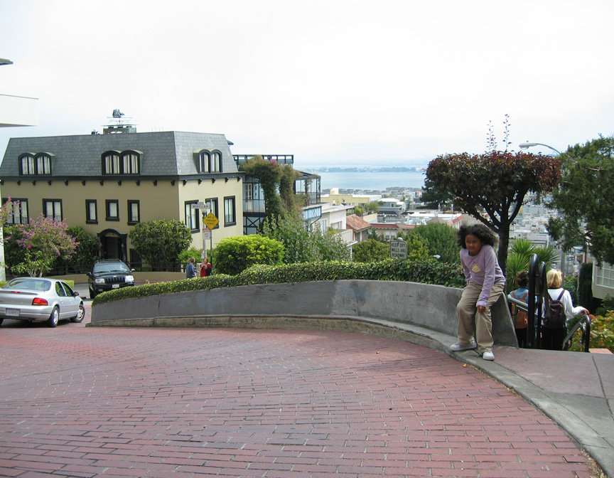 Mari checks out Lombard St again!