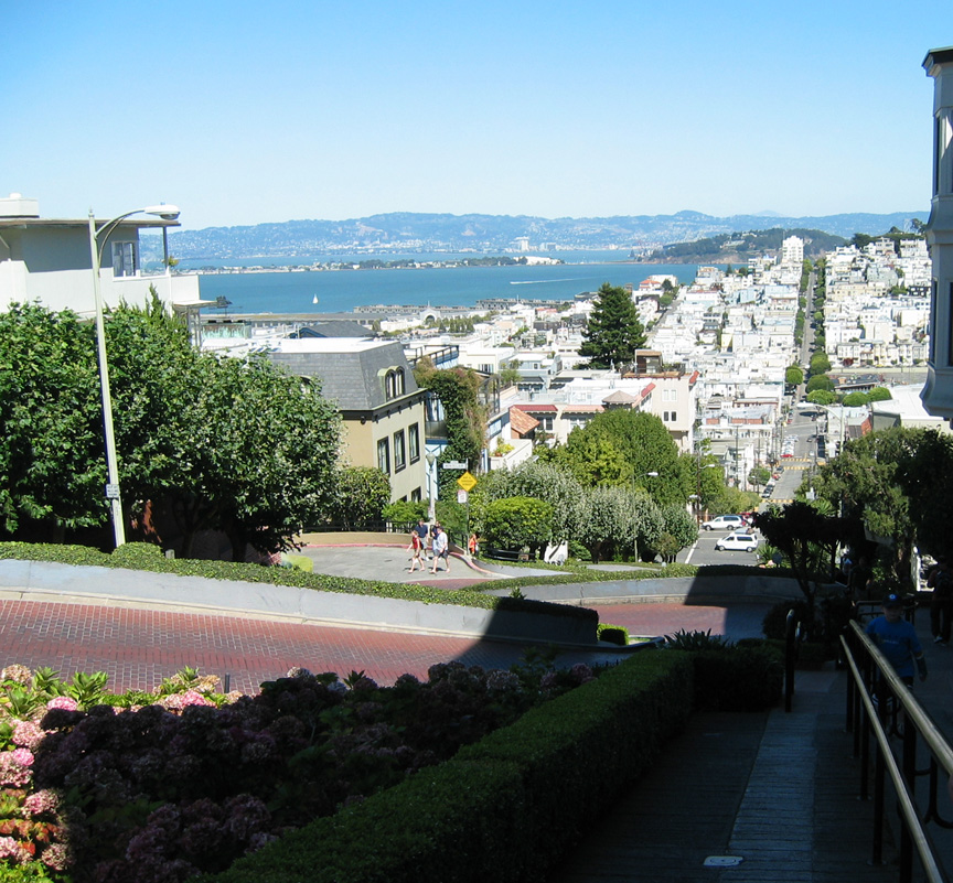 Mari checks out Lombard St!