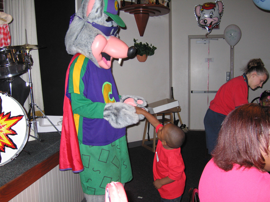 Jimmie Jr likes Chuck E. Cheese!