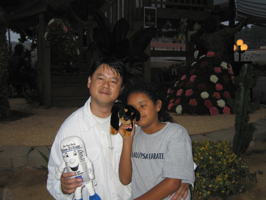 Mari wins Kreiger-san and daddy won Rollie at the fair!