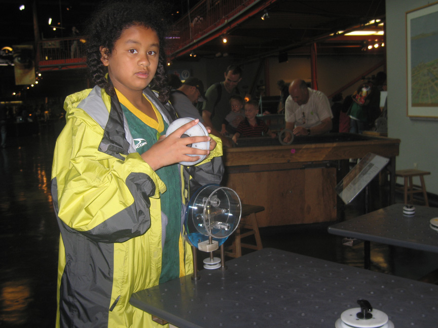 Mari explores the Exploratorium!