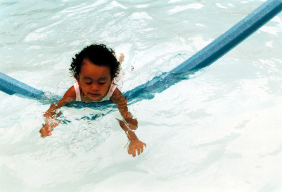 Mari swims all by herself!